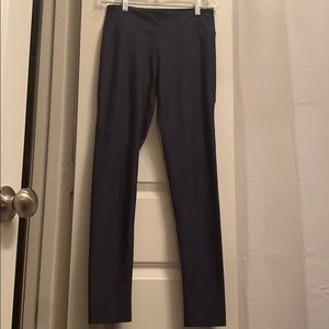 cropped Outdoor Voices navy leggings